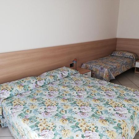 Residence Roberta Con Piscina - Agenzia Cocal كاوْرلي المظهر الخارجي الصورة