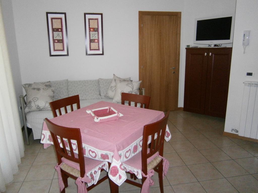 Residence Roberta Con Piscina - Agenzia Cocal كاوْرلي الغرفة الصورة